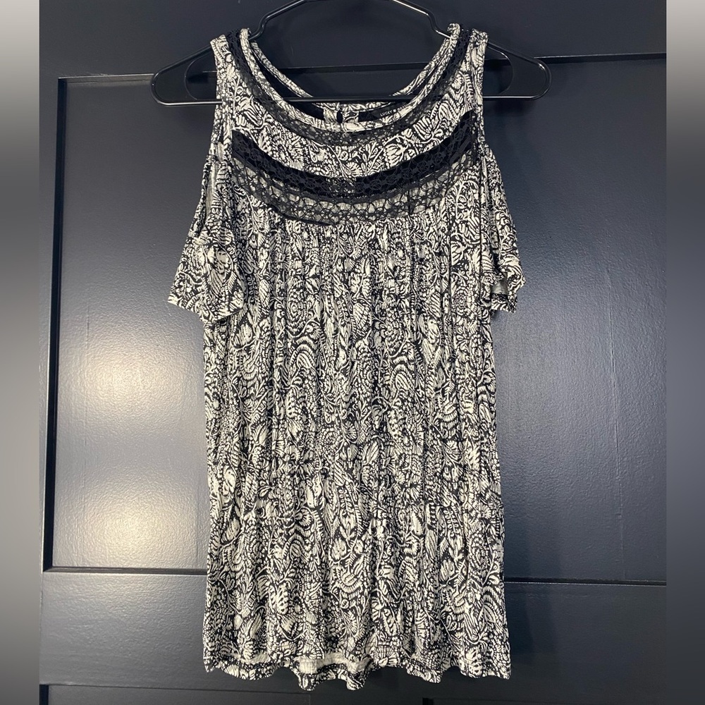 4/$16 Lucky Brand Top